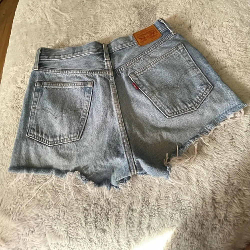 Levi’s 501 studded mini shorts size W28